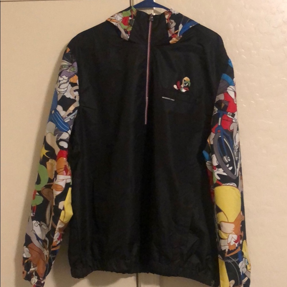 Members only looney tunes pull over